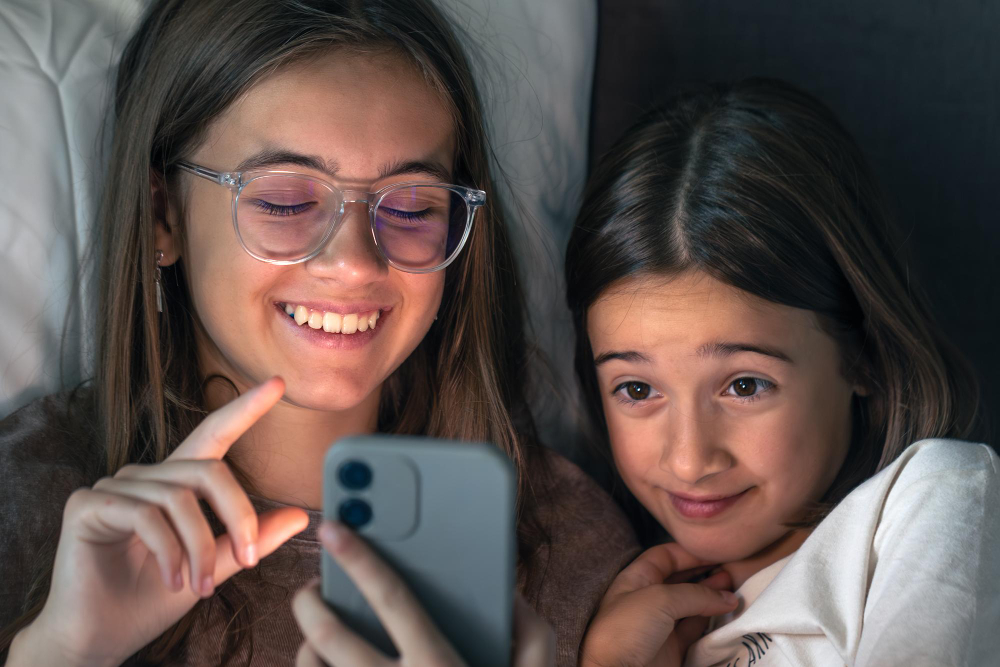 Healthy Vision Month: Eye Care Tips for Families Living a Screen-Filled Life